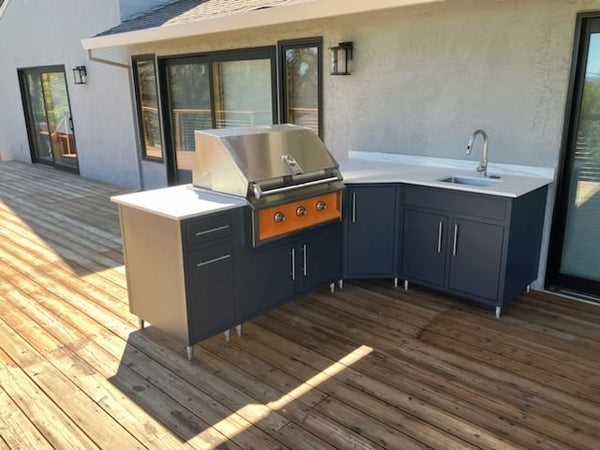 Outdoor Kitchen Featuring the Hestan Aspire