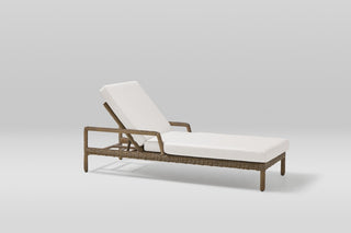 Point Heritage Chaise with Arms